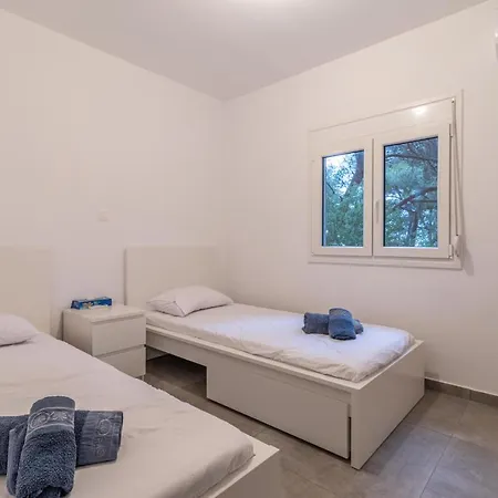 Marvelous, Secluded Villa W/ 3 Bedroom , Pool & Garden, Kavos Isthmia Exterior photo