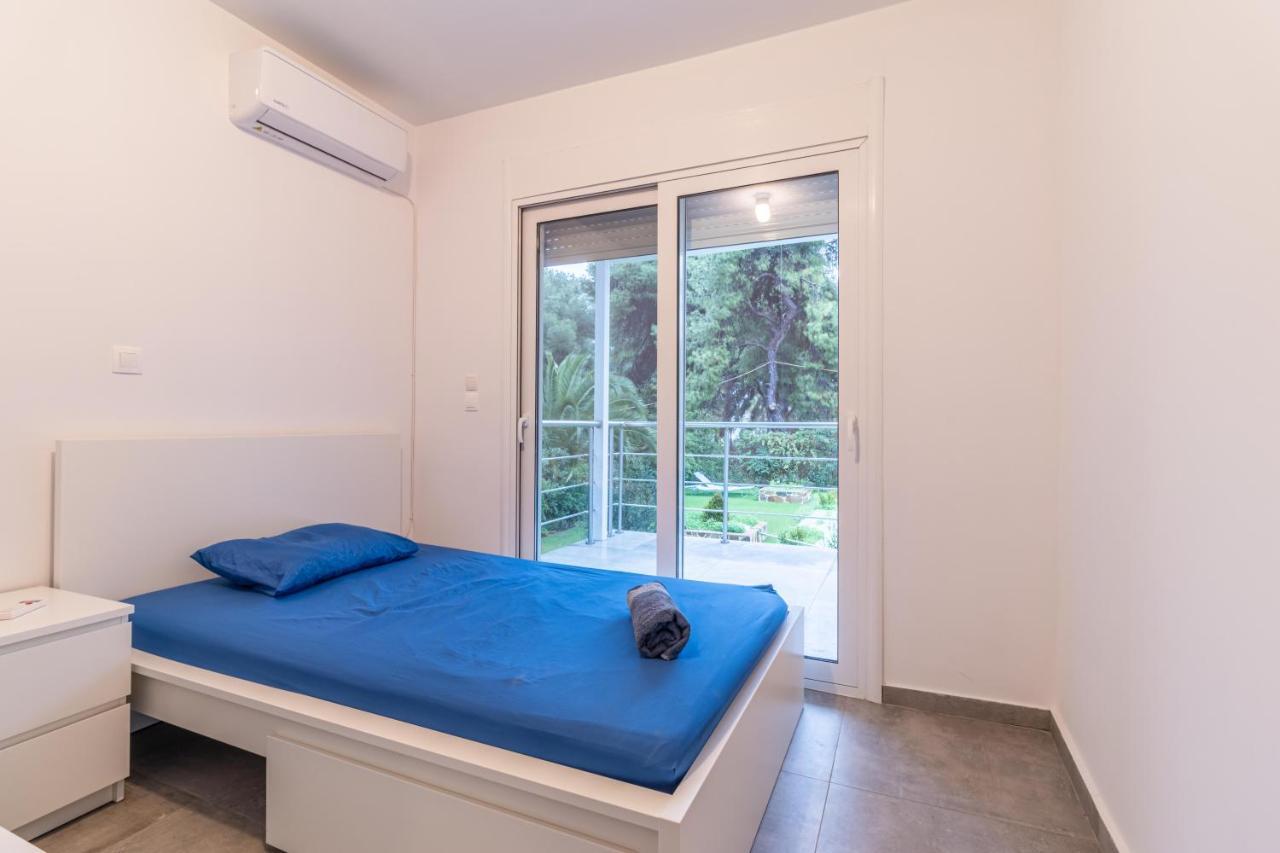Marvelous, Secluded W/ 3 Bedroom , Pool & Garden, Kavos * Isthmia