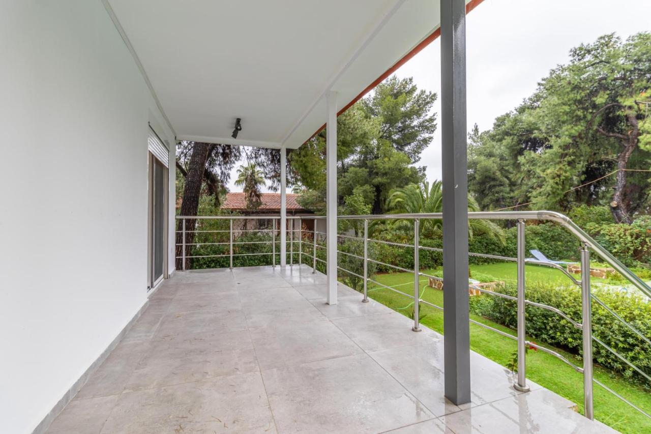 Marvelous, Secluded W/ 3 Bedroom , Pool & Garden, Kavos Villa